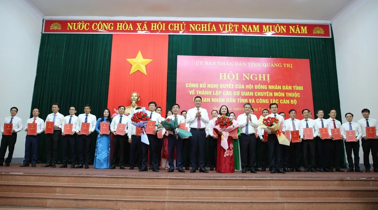 &Ocirc;ng Trương Ch&iacute; Trung l&agrave;m Gi&aacute;m đốc Sở X&acirc;y dựng Quảng Trị sau s&aacute;p nhập- Ảnh 1.