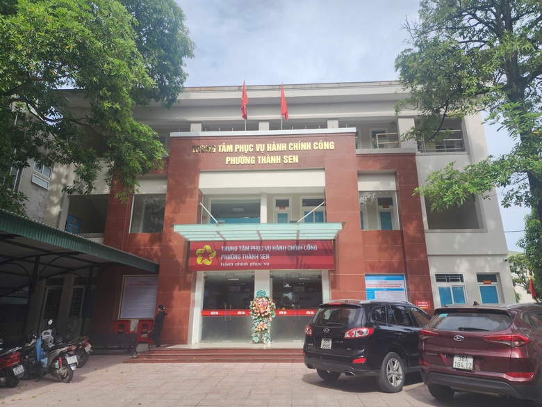 Ngày đầu vận hành, các "siêu phường xã" đông người dân làm thủ tục- Ảnh 8. Ngày đầu vận hành, các "siêu phường xã" đông người dân làm thủ tục- Ảnh 8.