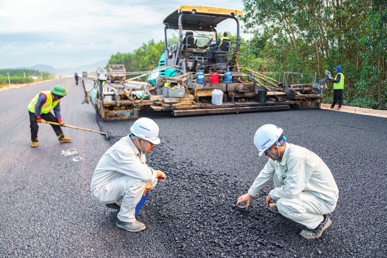 Thông hầm dài nhất cao tốc Bắc - Nam- Ảnh 4. Thông hầm dài nhất cao tốc Bắc - Nam- Ảnh 4.