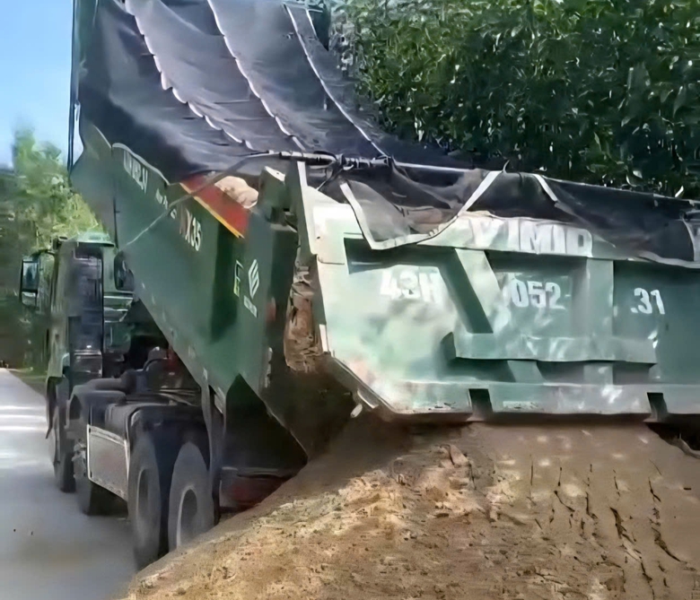 Không chấp hành hiệu lệnh CSGT, một tài xế bị phạt 70 triệu đồng- Ảnh 1. Không chấp hành hiệu lệnh CSGT, một tài xế bị phạt 70 triệu đồng- Ảnh 1.