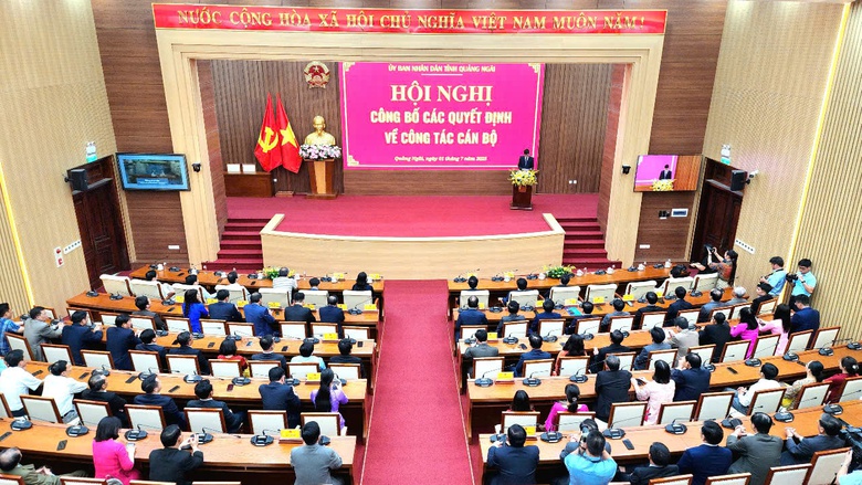 Gi&aacute;m đốc Sở X&acirc;y dựng Quảng Ng&atilde;i: Tập trung cải c&aacute;ch h&agrave;nh ch&iacute;nh, d&aacute;m nghĩ d&aacute;m l&agrave;m- Ảnh 1.