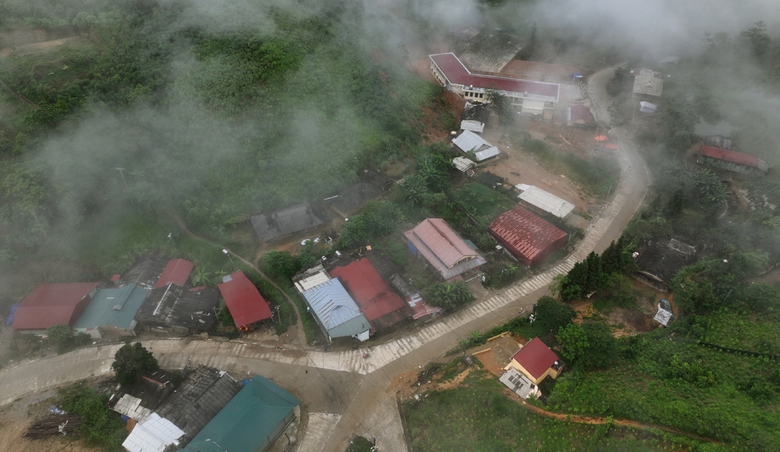Yên Bái: 400 hộ hiến đất, mở đường nối bản nghèo với trung tâm huyện- Ảnh 4. Yên Bái: 400 hộ hiến đất, mở đường nối bản nghèo với trung tâm huyện- Ảnh 4.
