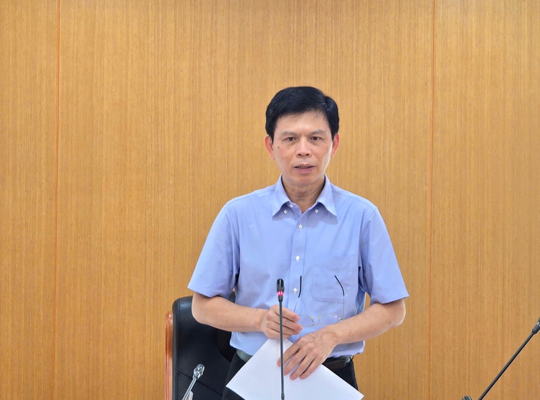 Bộ X&acirc;y dựng b&agrave;n giải ph&aacute;p gỡ kh&oacute; đăng kiểm xe kinh doanh vận tải chưa đổi đăng k&yacute; xe- Ảnh 1.