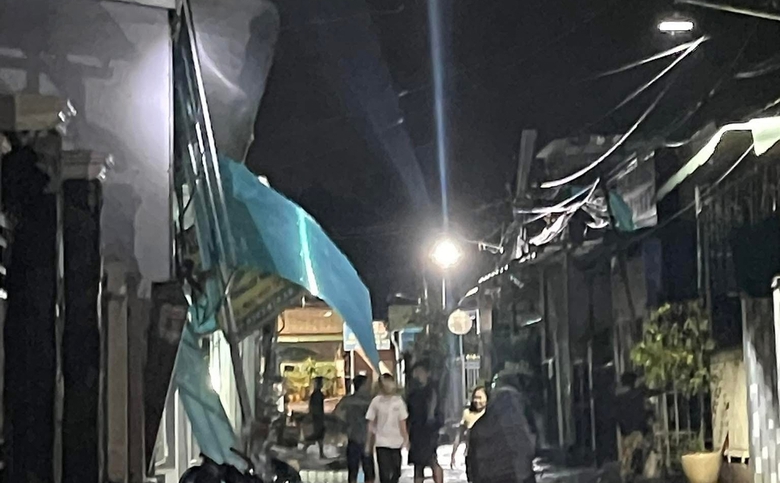 D&ocirc;ng lốc l&agrave;m tốc m&aacute;i nhiều nh&agrave; d&acirc;n ở Đồng Nai- Ảnh 4.