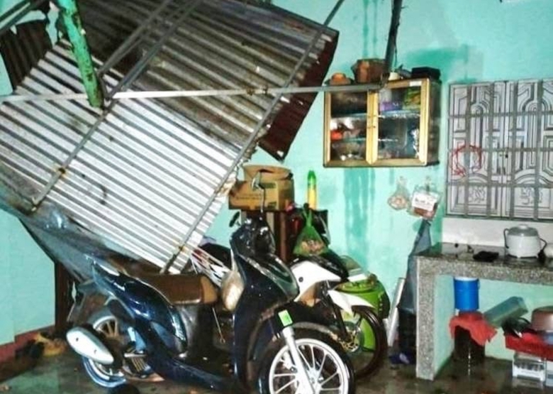 D&ocirc;ng lốc l&agrave;m tốc m&aacute;i nhiều nh&agrave; d&acirc;n ở Đồng Nai- Ảnh 5.