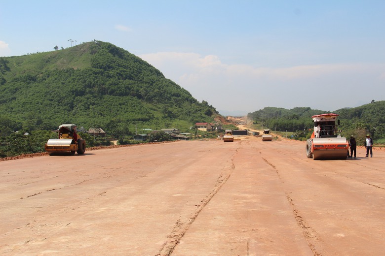 Cao tốc Tuy&ecirc;n Quang - H&agrave; Giang: Tăng tốc thi c&ocirc;ng, nỗ lực c&aacute;n đ&iacute;ch đ&uacute;ng hạn 19/12- Ảnh 1.