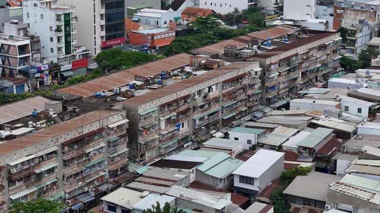 TP.HCM: Lồng sắt qu&acirc;y k&iacute;n ban c&ocirc;ng, tiện &iacute;ch hay hiểm họa?- Ảnh 3.