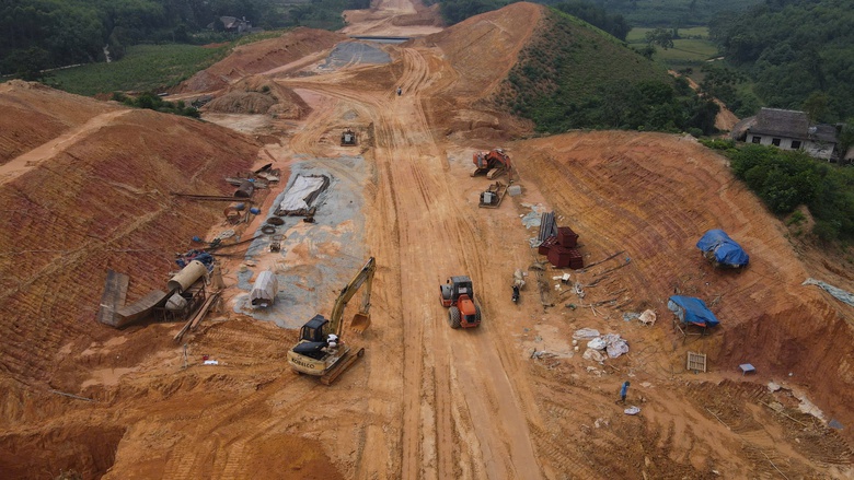 Cao tốc Tuy&ecirc;n Quang - H&agrave; Giang: Tăng tốc thi c&ocirc;ng, nỗ lực c&aacute;n đ&iacute;ch đ&uacute;ng hạn 19/12- Ảnh 16.