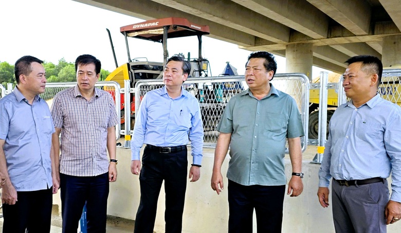 Bộ trưởng Trần Hồng Minh: Kiểm so&aacute;t chặt tiến độ, chất lượng c&aacute;c cao tốc đang về đ&iacute;ch- Ảnh 2.