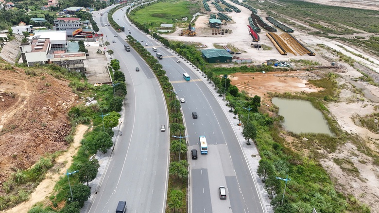 Cần sớm khắc phục t&igrave;nh trạng mờ vạch kẻ đường tr&ecirc;n QL18 đoạn qua TP Hạ Long- Ảnh 4.