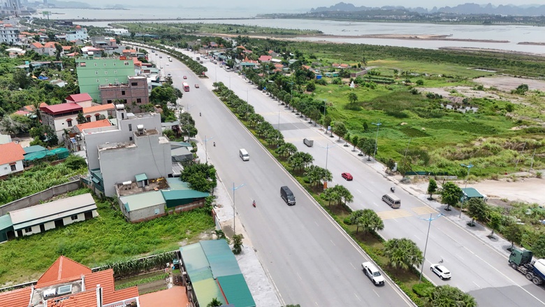 Cần sớm khắc phục t&igrave;nh trạng mờ vạch kẻ đường tr&ecirc;n QL18 đoạn qua TP Hạ Long- Ảnh 9.