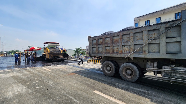 Cầu huyết mạch trên QL18 thông xe, tài xế vui mừng không còn lo tắc đường- Ảnh 5. Cầu huyết mạch trên QL18 thông xe, tài xế vui mừng không còn lo tắc đường- Ảnh 5.