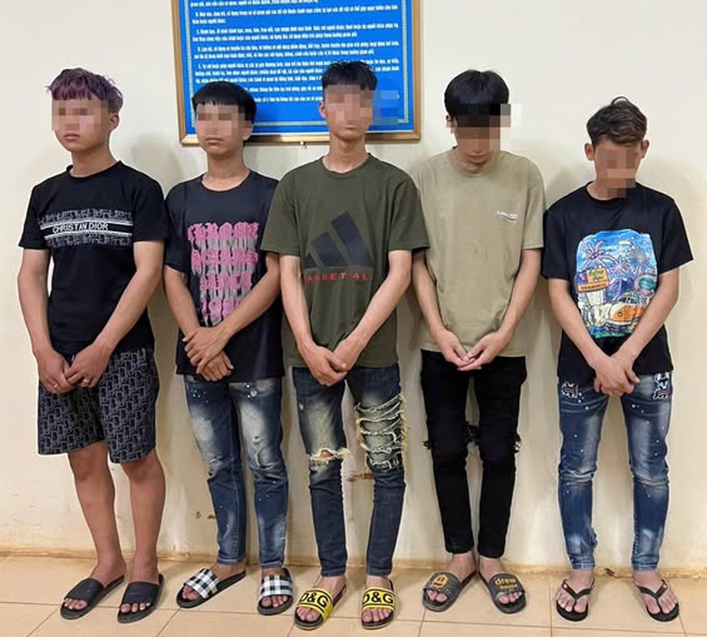 Bắt giữ 5 đối tượng g&acirc;y rối trật tự c&ocirc;ng cộng ở phường H&agrave; Giang 2- Ảnh 1.