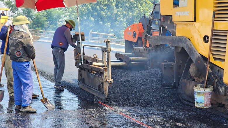 Cầu huyết mạch trên QL18 thông xe, tài xế vui mừng không còn lo tắc đường- Ảnh 6. Cầu huyết mạch trên QL18 thông xe, tài xế vui mừng không còn lo tắc đường- Ảnh 6.