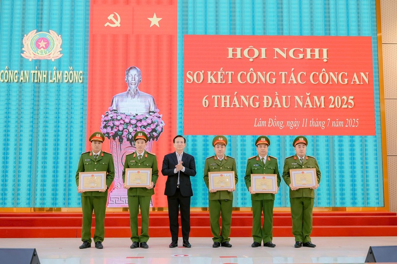 L&acirc;m Đồng: Tỷ lệ tội phạm giảm mạnh trong 6 th&aacute;ng đầu năm- Ảnh 4.
