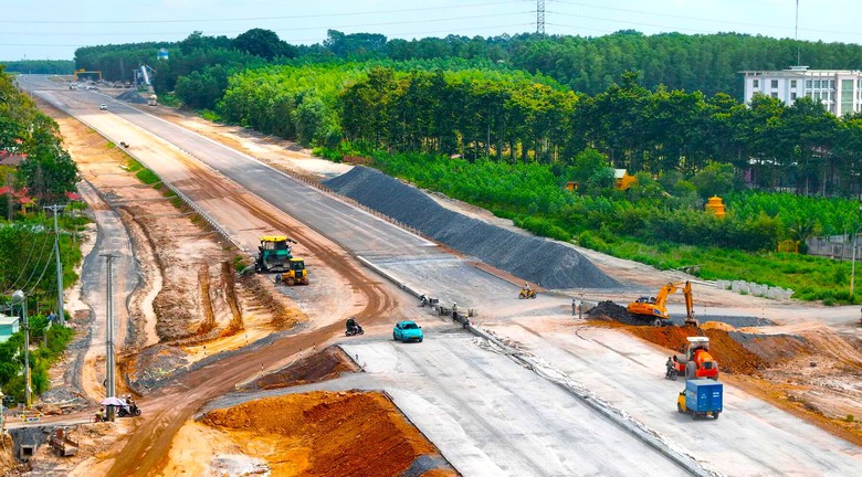 Ph&ecirc; b&igrave;nh nh&agrave; thầu thi c&ocirc;ng chậm tiến độ cao tốc Bi&ecirc;n H&ograve;a - Vũng T&agrave;u- Ảnh 1.