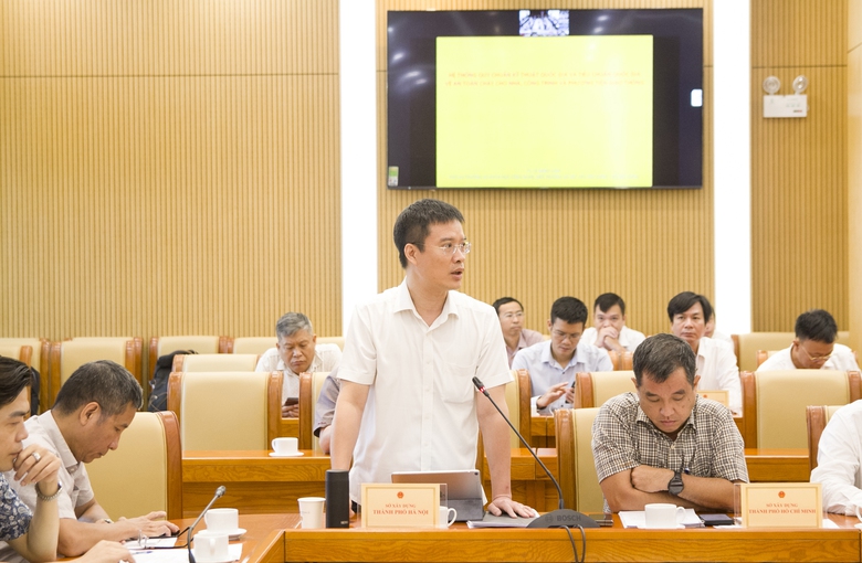 Đại diện Sở X&acirc;y dựng H&agrave; Nội ph&aacute;t biểu tại Hội nghị.