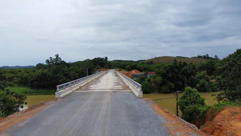 Thanh H&oacute;a: Đường từ QL47 đi cầu Tổ Rồng nỗ lực về đ&iacute;ch trong th&aacute;ng 10- Ảnh 5.