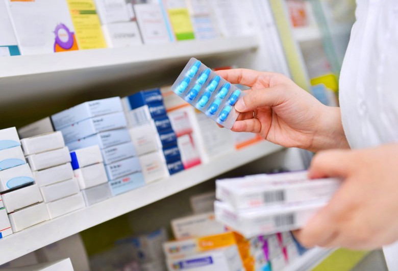 Bộ Y tế y&ecirc;u cầu kh&ocirc;ng để khan hiếm thuốc điều trị- Ảnh 1.