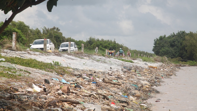 Cà Mau: Đê biển Tây "oằn mình" giữa mùa mưa bão- Ảnh 5. Cà Mau: Đê biển Tây "oằn mình" giữa mùa mưa bão- Ảnh 5.