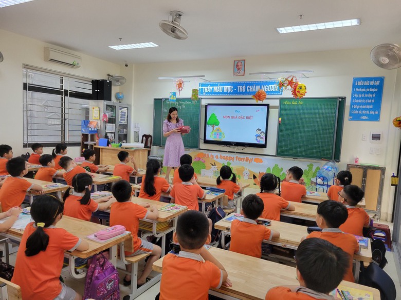 Điều chỉnh nội dung sách giáo khoa phù hợp với địa giới mới- Ảnh 1. Điều chỉnh nội dung sách giáo khoa phù hợp với địa giới mới- Ảnh 1.