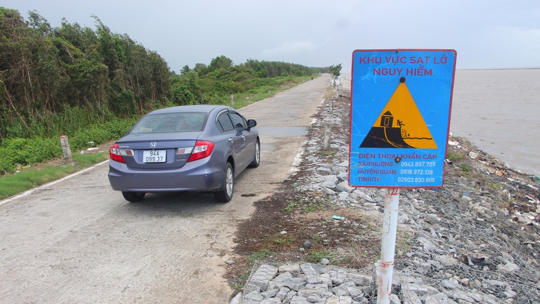 Cà Mau: Đê biển Tây "oằn mình" giữa mùa mưa bão- Ảnh 9. Cà Mau: Đê biển Tây "oằn mình" giữa mùa mưa bão- Ảnh 9.