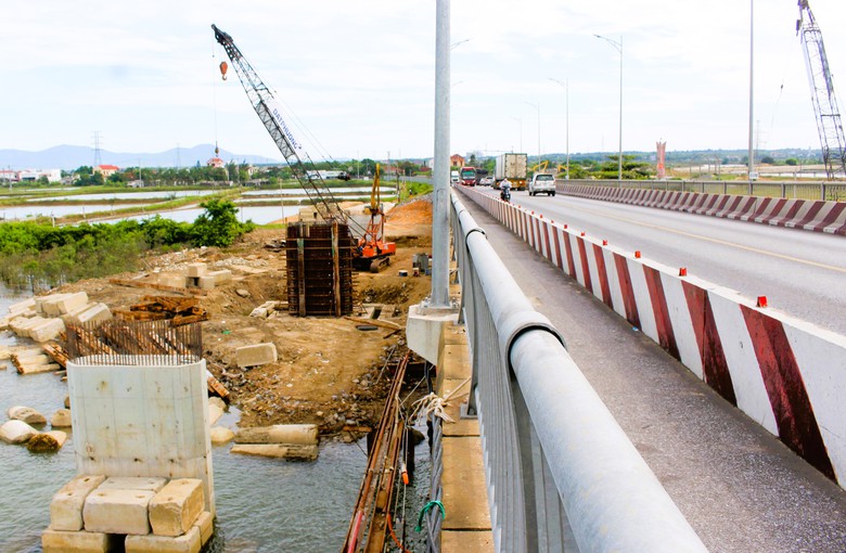 Cận cảnh cầu Gianh &ldquo;chia lửa&rdquo; cho cầu d&agrave;i nhất tr&ecirc;n QL1 qua Quảng Trị- Ảnh 11.