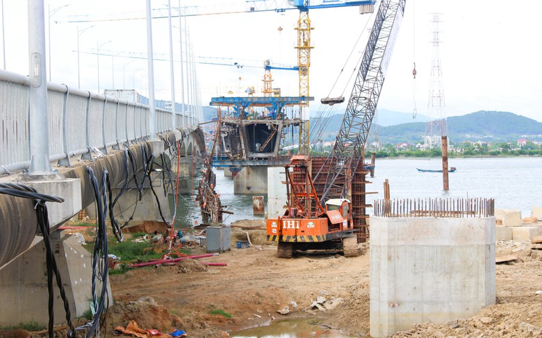 Cận cảnh cầu Gianh &ldquo;chia lửa&rdquo; cho cầu d&agrave;i nhất tr&ecirc;n QL1 qua Quảng Trị- Ảnh 6.