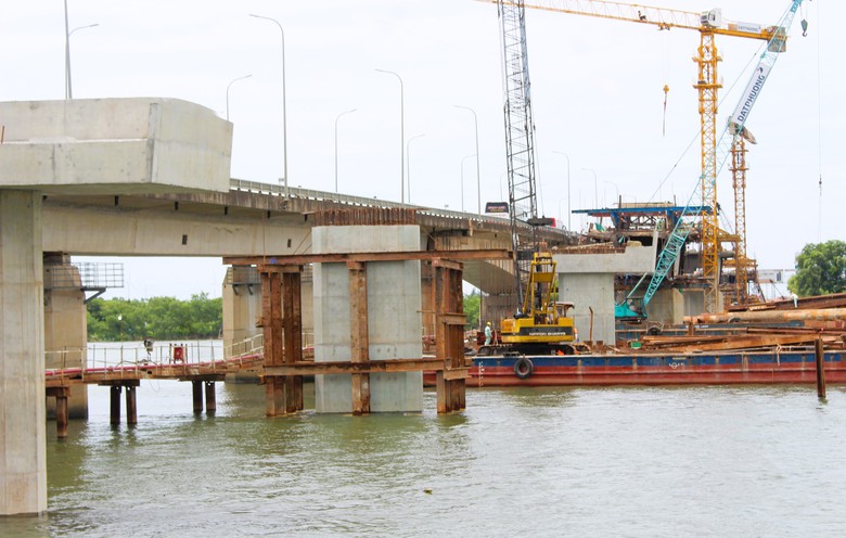 Cận cảnh cầu Gianh &ldquo;chia lửa&rdquo; cho cầu d&agrave;i nhất tr&ecirc;n QL1 qua Quảng Trị- Ảnh 8.