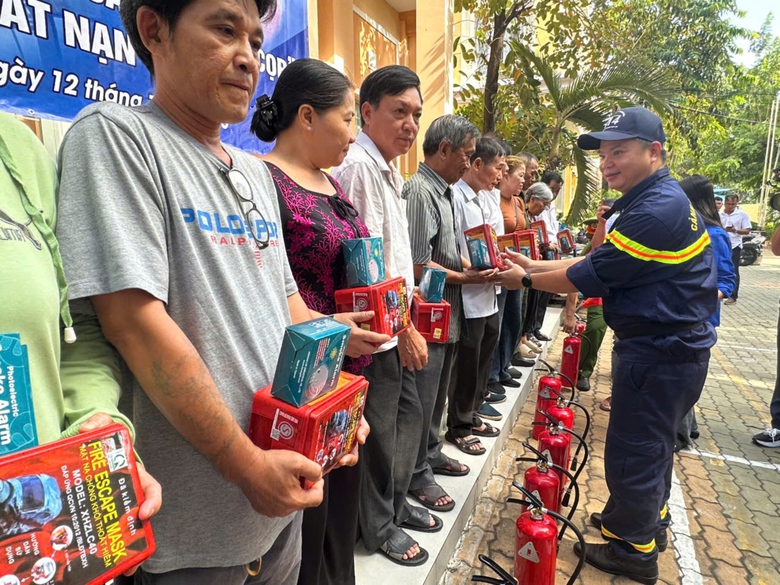 TP.HCM: Th&aacute;o gỡ &ldquo;chuồng cọp&rdquo; ở chung cư Thanh Đa sau vụ ch&aacute;y cư x&aacute; Độc Lập- Ảnh 2.