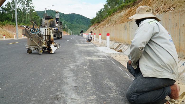 Gia Lai: Tăng tốc đưa c&aacute;c c&ocirc;ng tr&igrave;nh trọng điểm về đ&iacute;ch mừng Quốc kh&aacute;nh 2/9- Ảnh 5.