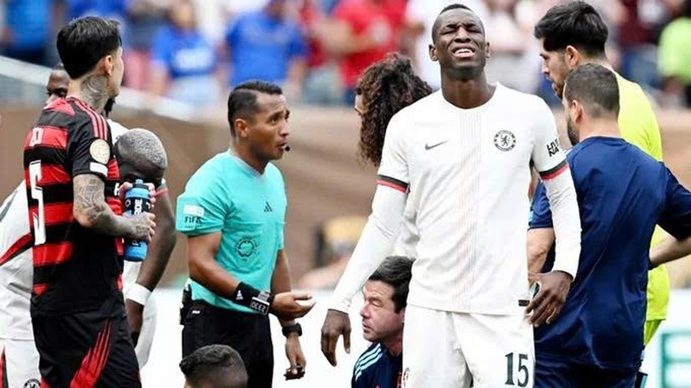 Tấm thẻ đỏ của Nicolas Jackson v&agrave; ng&atilde; rẽ đưa Chelsea v&agrave;o chung kết FIFA Club World Cup- Ảnh 1.