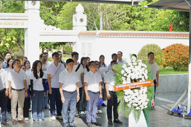 Đo&agrave;n thanh ni&ecirc;n Cục Gi&aacute;m định v&agrave; Viện Vật liệu x&acirc;y dựng tri &acirc;n c&ugrave;ng &ldquo;H&agrave;nh tr&igrave;nh đỏ"- Ảnh 4.