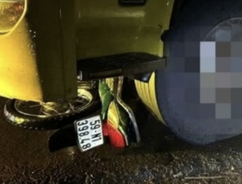 Va chạm xe tải trên quốc lộ 14, nam thanh niên tử vong tại chỗ- Ảnh 1. Va chạm xe tải trên quốc lộ 14, nam thanh niên tử vong tại chỗ- Ảnh 1.