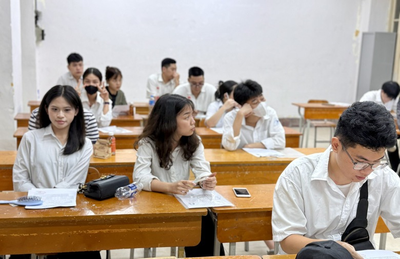 Bất ngờ với phổ điểm m&ocirc;n tiếng Anh đẹp nhất kỳ thi tốt nghiệp THPT 2025- Ảnh 1.