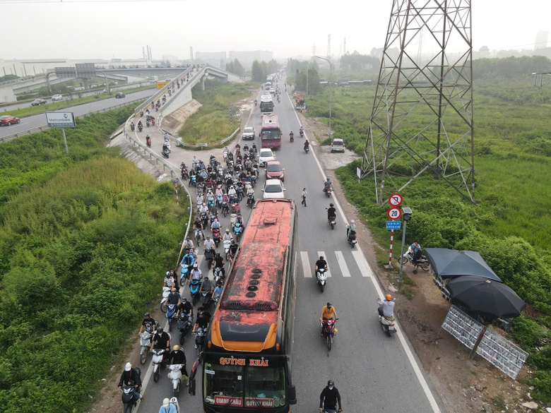 Tắc đường tại KCN Quang Ch&acirc;u, Bắc Ninh gỡ "n&uacute;t thắt" thế n&agrave;o?- Ảnh 23.