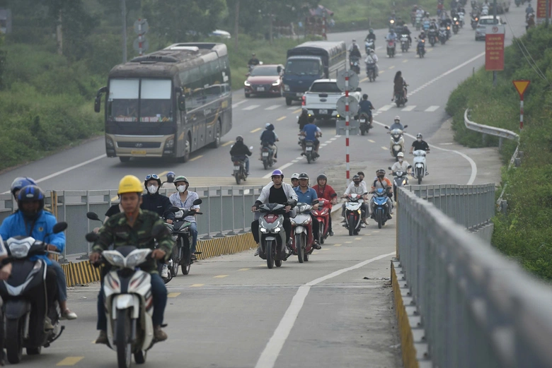 Tắc đường tại KCN Quang Ch&acirc;u, Bắc Ninh gỡ "n&uacute;t thắt" thế n&agrave;o?- Ảnh 26.