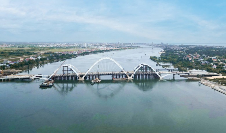 C&ocirc;ng tr&igrave;nh cầu v&ograve;m th&eacute;p, đường ven biển qua tỉnh Quảng Trị đang thi c&ocirc;ng thế n&agrave;o?- Ảnh 5.