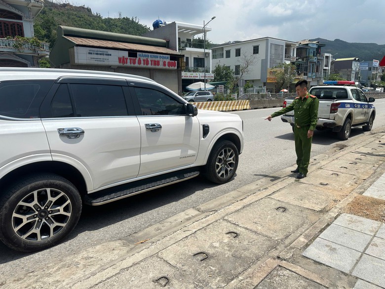 Xác định được tài xế gây tai nạn rồi bỏ trốn tại Quảng Ninh- Ảnh 1. Xác định được tài xế gây tai nạn rồi bỏ trốn tại Quảng Ninh- Ảnh 1.