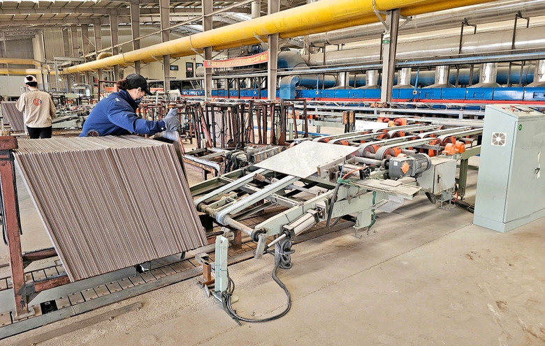 Doanh nghiệp vật liệu đ&oacute;n đầu giảm ph&aacute;t thải- Ảnh 1.