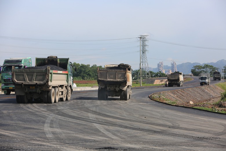 Thanh H&oacute;a "th&uacute;c" tiến độ giải ph&oacute;ng mặt bằng dự &aacute;n giao th&ocirc;ng 900 tỷ đồng- Ảnh 2.