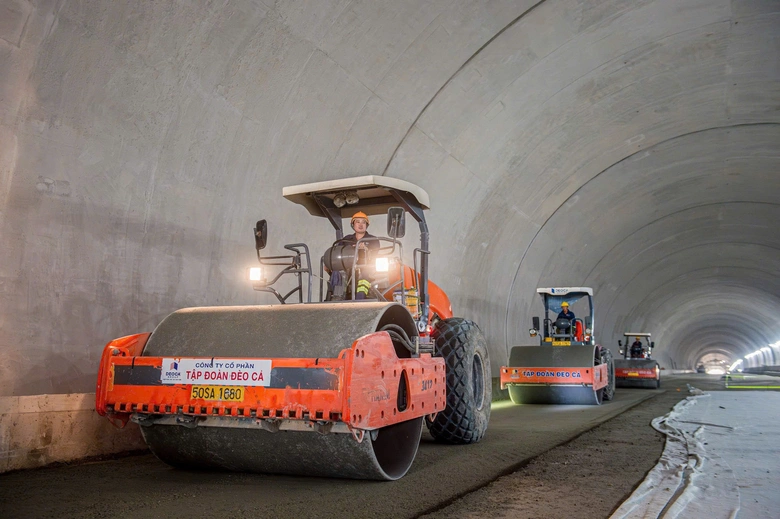 Ho&agrave;n thiện thủ tục, khởi c&ocirc;ng đầu tư ho&agrave;n thiện 5 hầm tr&ecirc;n cao tốc Bắc - Nam dịp 19/8- Ảnh 1.