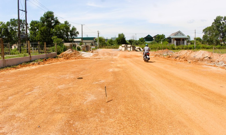 Dự &aacute;n đường tr&aacute;nh Đ&ocirc;ng H&agrave; đua nước r&uacute;t ho&agrave;n th&agrave;nh nhưng mặt bằng c&ograve;n vướng mắc- Ảnh 8.