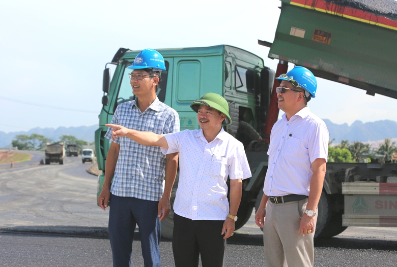 Vướng mặt bằng, thiếu vật liệu, dự &aacute;n hơn 1.000 tỷ đồng ở Thanh Ho&aacute; c&oacute; về đ&iacute;ch đ&uacute;ng hẹn?- Ảnh 3.