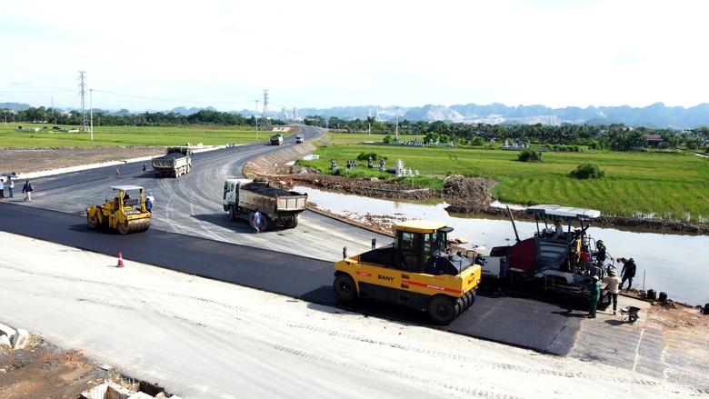 Vướng mặt bằng, thiếu vật liệu, dự &aacute;n hơn 1.000 tỷ đồng ở Thanh Ho&aacute; c&oacute; về đ&iacute;ch đ&uacute;ng hẹn?- Ảnh 1.