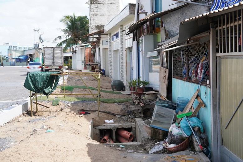 Cận cảnh dự &aacute;n k&ecirc;nh Tham Lương - Bến C&aacute;t - Rạch Nước L&ecirc;n chậm tiến độ, cỏ mọc um t&ugrave;m- Ảnh 7.