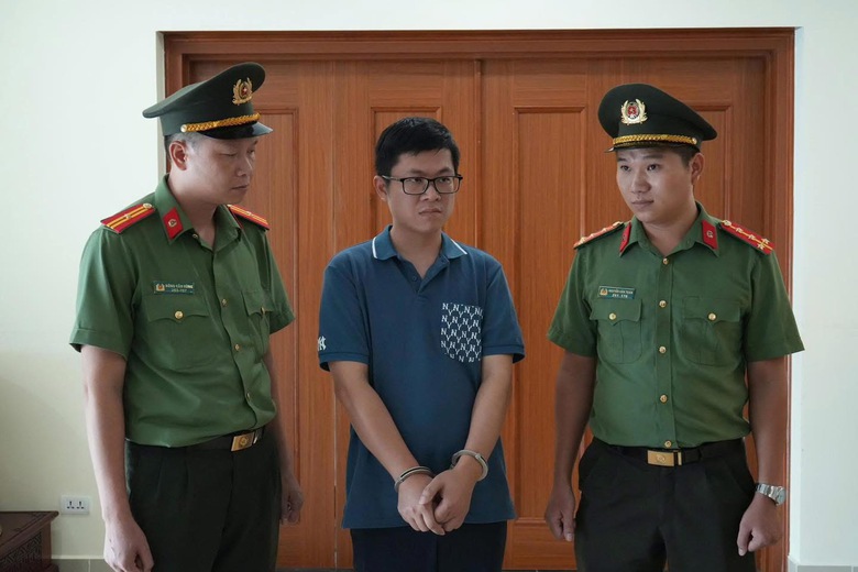 Tuy&ecirc;n Quang: Khởi tố, bắt giam 2 đối tượng điều h&agrave;nh h&agrave;ng trăm website khi&ecirc;u d&acirc;m- Ảnh 1.