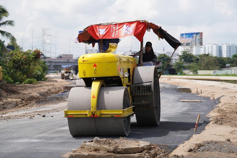 Cận cảnh dự &aacute;n k&ecirc;nh Tham Lương - Bến C&aacute;t - Rạch Nước L&ecirc;n chậm tiến độ, cỏ mọc um t&ugrave;m- Ảnh 5.
