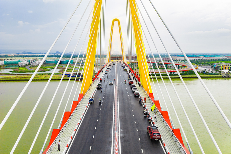 Cầu Ho&agrave;ng Gia ch&iacute;nh thức th&ocirc;ng xe, th&agrave;nh phố đảo Vũ Y&ecirc;n vươn tầm kết nối- Ảnh 1.