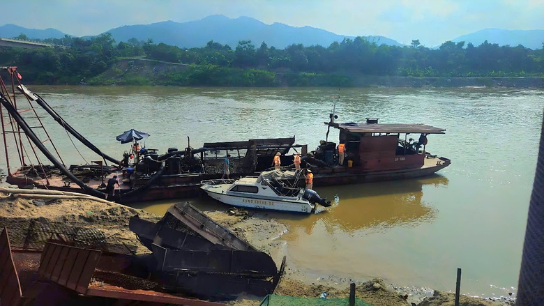 M&ugrave;a mưa lũ cận kề, L&agrave;o Cai siết chặt an to&agrave;n giao th&ocirc;ng đường thủy- Ảnh 4.